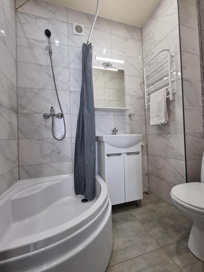 Danyla Galytskogo Apartment Центр Міста, Старе Місто 5Хв カームヤネツィ・ポジーリシクィイ エクステリア 写真