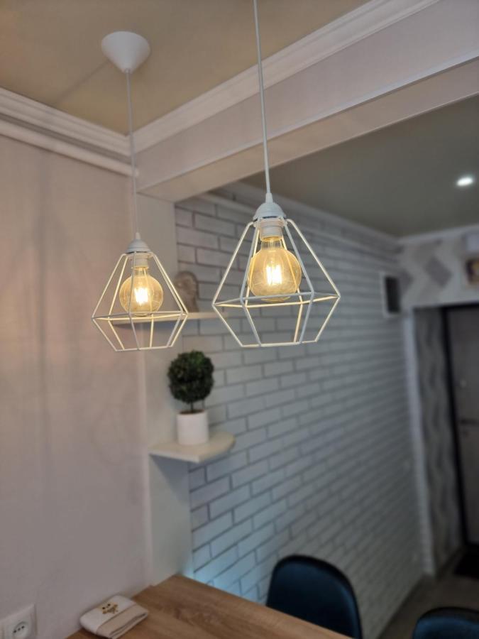 Danyla Galytskogo Apartment Центр Міста, Старе Місто 5Хв カームヤネツィ・ポジーリシクィイ エクステリア 写真
